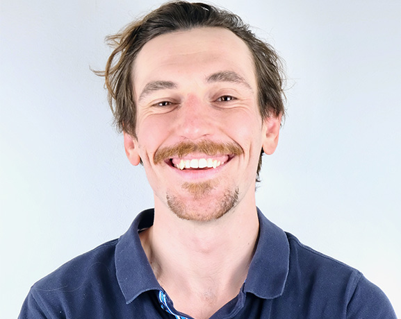 portrait head and shoulders go Tom Knight